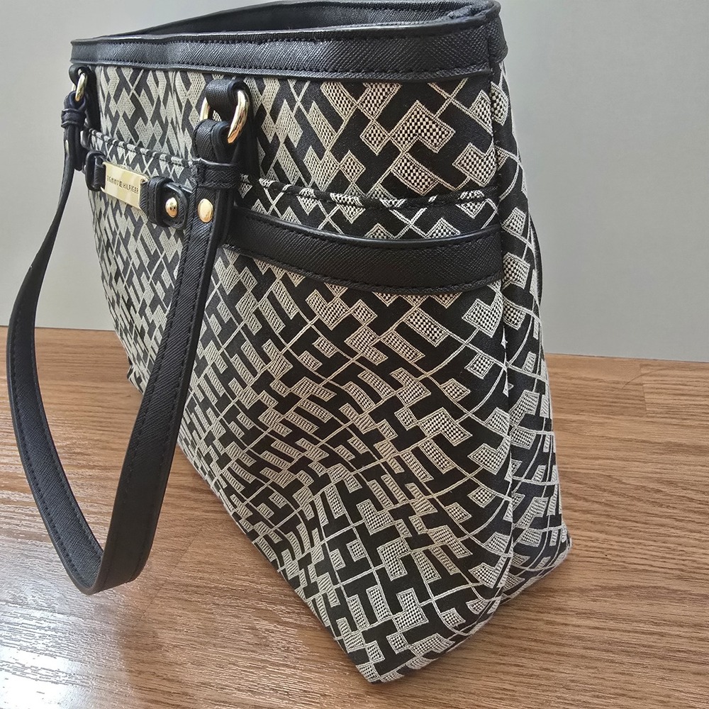 Tommy Hilfiger Monogram Shopper Tote Shoulder Bag Black White Logo Gold Hardware - Picture 5 of 12